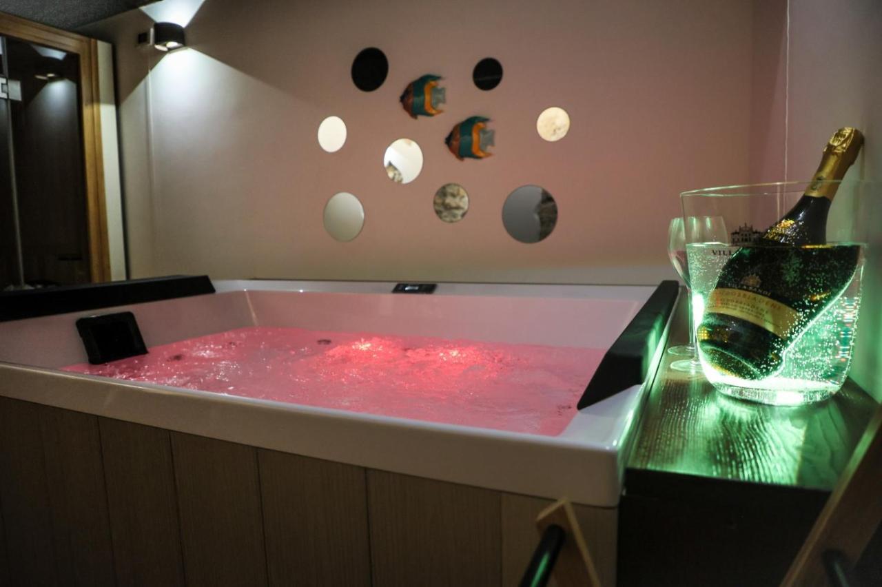 Petramare Charming House Apartment Salerno Bagian luar foto
